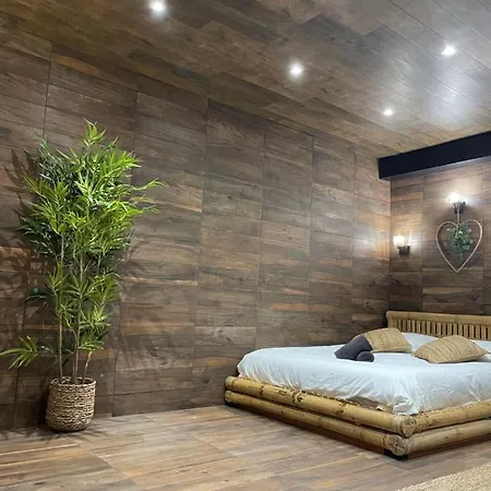 By Neptune - Indonesien Apartment *